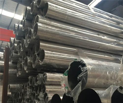 904L不銹鋼管陰極與陽極面積比，陰極面積控制在陽極面積的1/2.在此情況下，可以防止價格的增長，過多的價格在陽極表面被氧化成價格